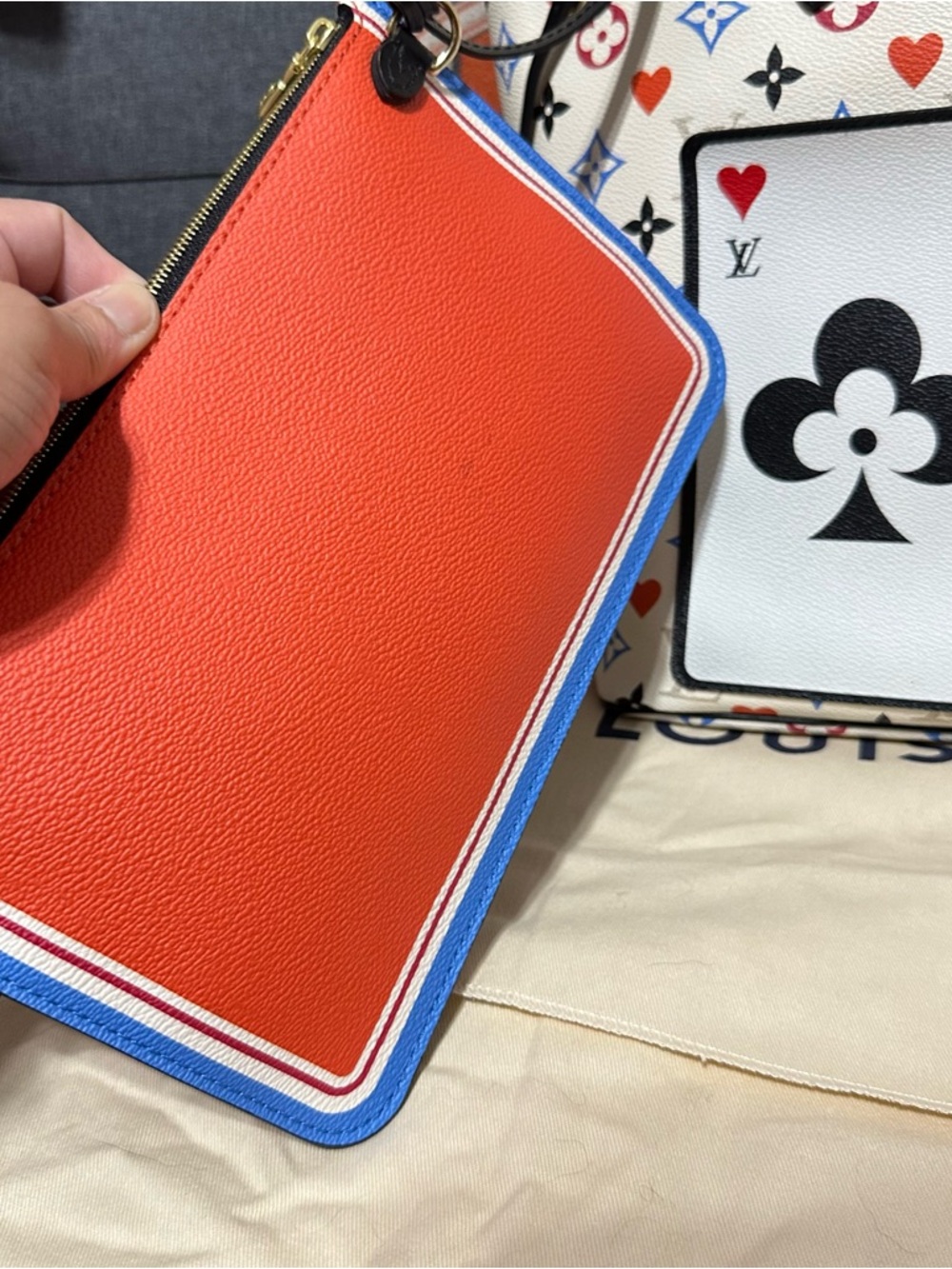 LOUIS VUITTON❤️🌟GAME ON NEVERFULL MM MULTICOLOR HEART & PLAYING CARD W/ POUCH⭐️ - Picture 5 of 16